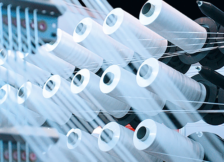 Dans l'industrie textile les fils doivent avoir une juste teneur en humidité pendant le tissage. Dans l'industrie textile les fils doivent avoir une juste teneur en humidité pendant le tissage.